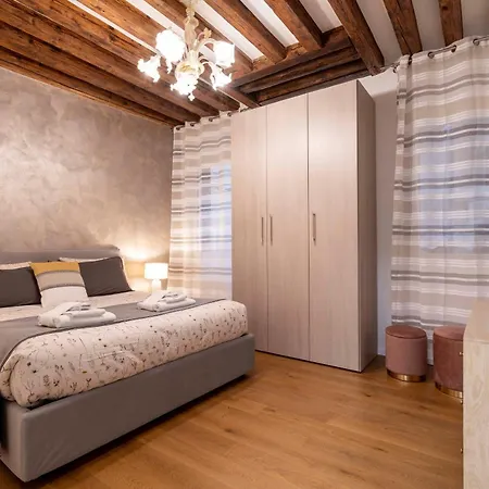 G&s - Housevenice Center *