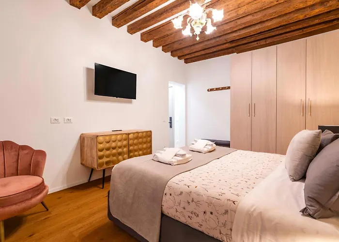 G&s - Housevenice Center Apartment *