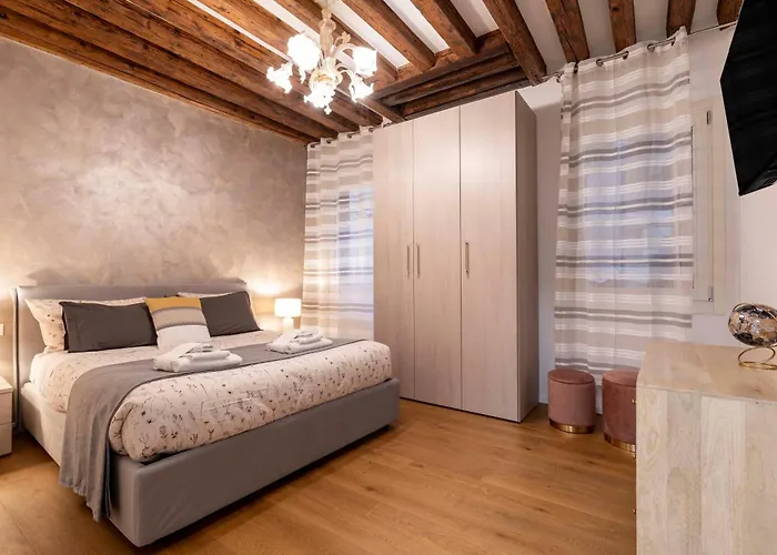 G&s - Housevenice Center *